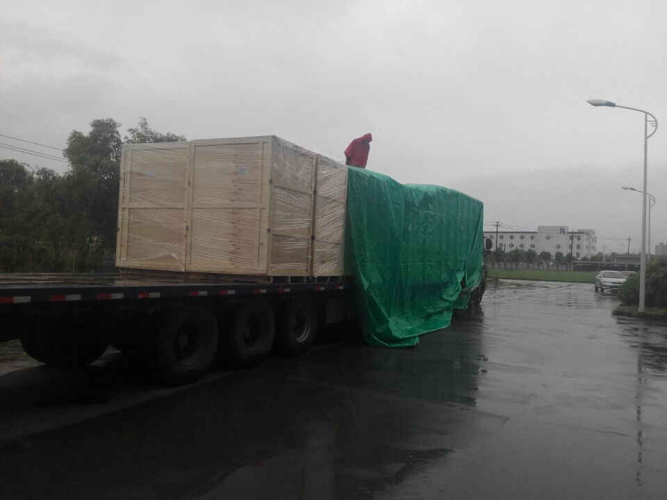 2017年6月北京創(chuàng)聯(lián)匯通電氣-雨中發(fā)貨現(xiàn)場，一直以顧客服務(wù)為較好