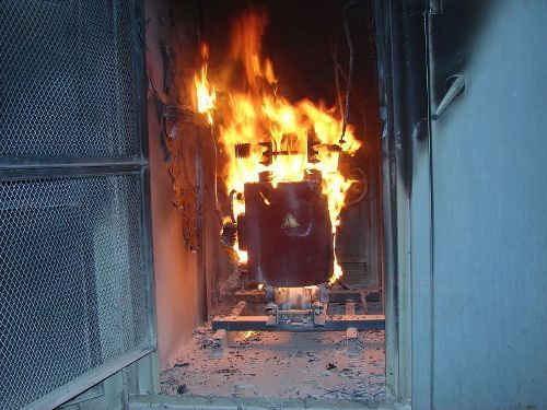 夏日炎炎，北京創(chuàng)聯(lián)匯通電氣教你必備油浸式變壓器防火常識